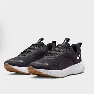 Women’s Nike react escape Running shoes black size 10